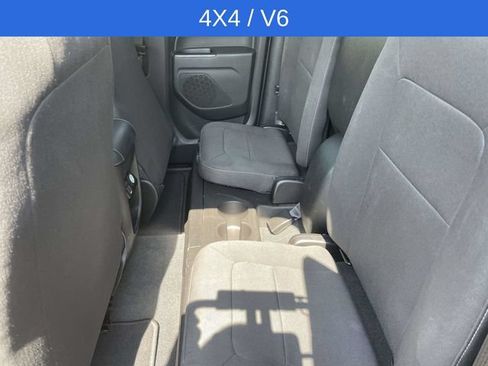 Used 2022 Chevrolet Colorado LT w/ Safety Package AWD/4WD image 11