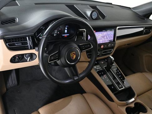 Certified 2023 Porsche Macan Turbo image 4