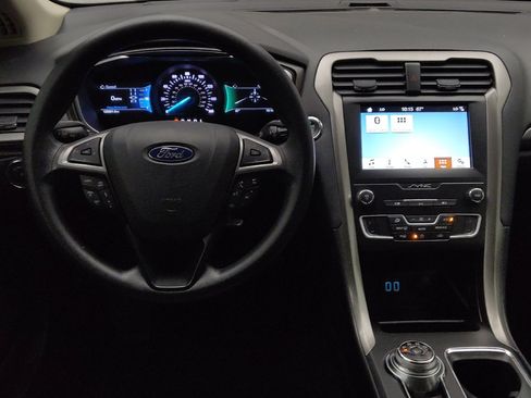 Used 2019 Ford Fusion S FWD image 22