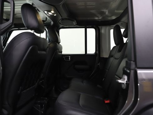 Used 2021 Jeep Wrangler Unlimited Rubicon w/ Safety Group AWD/4WD image 17