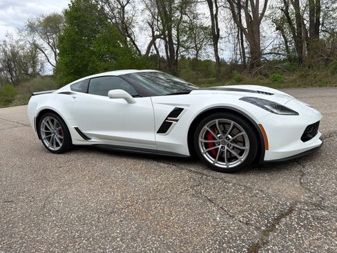 Used 2019 Chevrolet Corvette Grand Sport RWD image 6