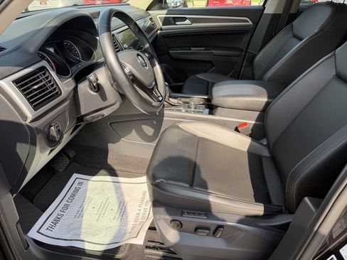 Used 2018 Volkswagen Atlas SEL AWD/4WD image 14