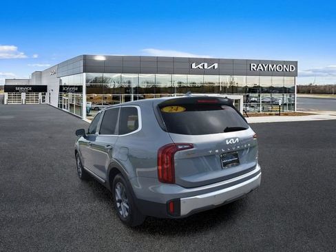 Used 2024 Kia Telluride LX AWD/4WD image 6