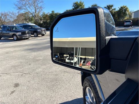 Used 2017 Ford F150 Platinum w/ Equipment Group 701A Luxury image 18