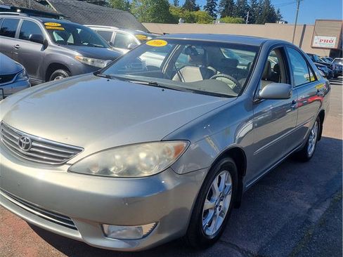 Used 2006 Toyota Camry XLE FWD image 1
