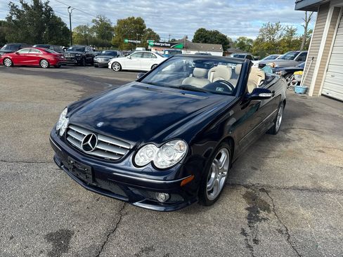 Used 2009 Mercedes-Benz CLK 550 Cabriolet w/ Premium I Pkg image 24