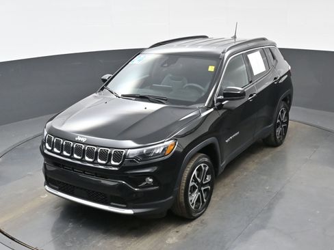Used 2024 Jeep Compass Limited image 31
