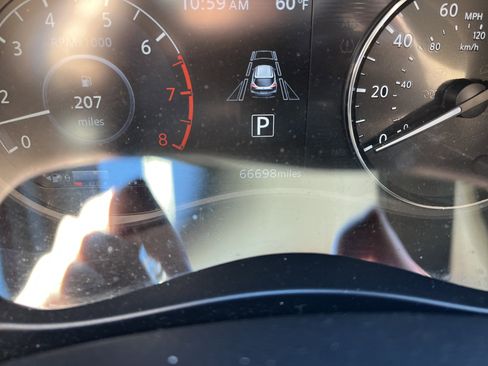 Used 2021 Nissan Kicks SR w/ SR Premium Package image 19