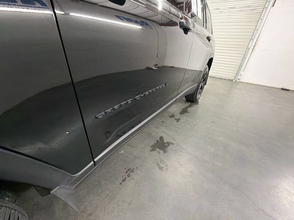 Used 2025 Jeep Grand Cherokee L Altitude AWD/4WD image 31