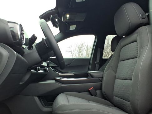 Used 2025 Chevrolet Equinox LT image 23