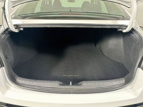 Used 2024 Hyundai Elantra SEL w/ Convenience Package FWD image 29