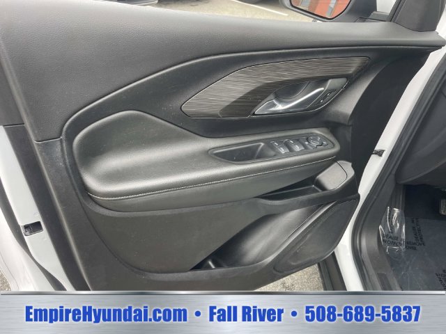 Used 2024 GMC Terrain SLE FWD image 17
