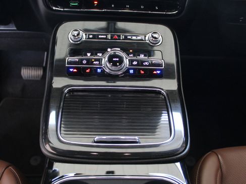 Used 2023 Lincoln Nautilus Reserve w/ Monochromatic Package image 41