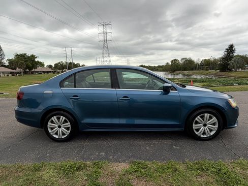 Used 2017 Volkswagen Jetta S image 4