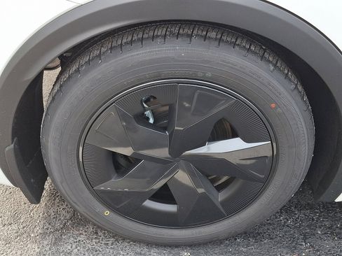 New 2026 Toyota Prius LE image 5