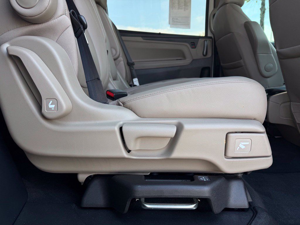Certified 2024 Honda Odyssey EX-L image 35
