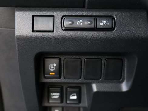 Used 2023 Nissan Frontier SV w/ Midnight Edition Package image 20