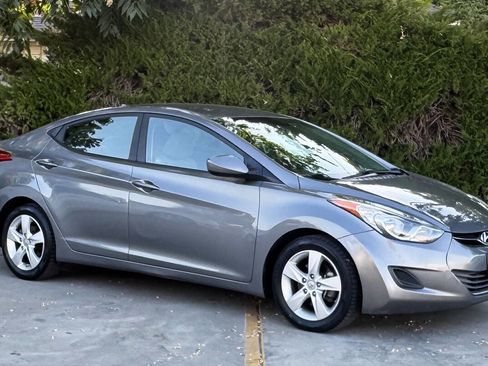 Used 2013 Hyundai Elantra GLS image 3