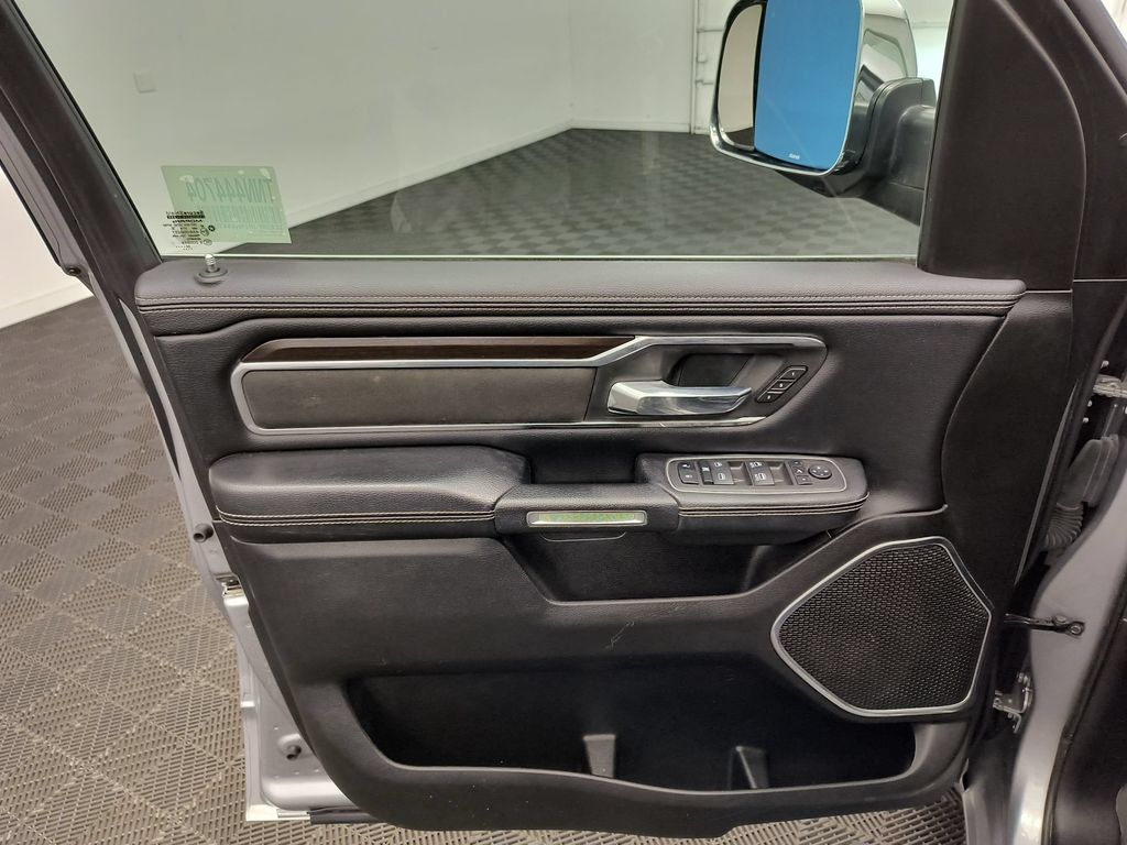 Used 2022 RAM 1500 Laramie AWD/4WD image 12