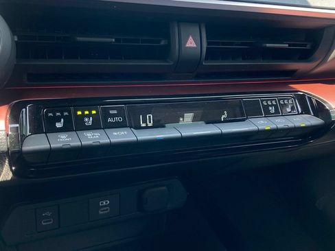 Certified 2023 Toyota Prius Prime Premium w/ Advanced Technology Package FWD image 25
