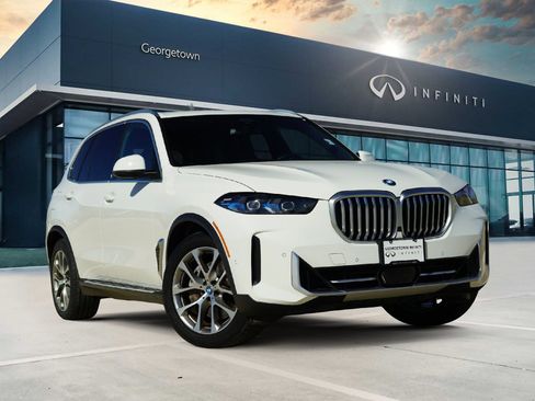 Used 2025 BMW X5 xDrive50e image 1