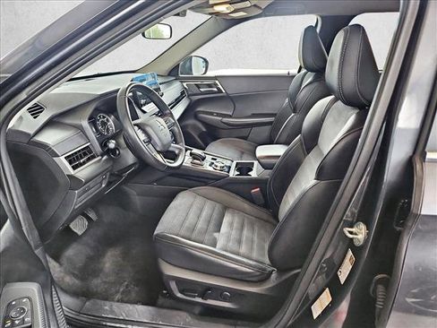 Used 2024 Mitsubishi Outlander SE FWD image 22