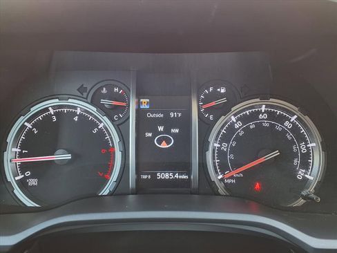 Used 2021 Toyota 4Runner TRD Off-Road Premium w/ Moonroof Package AWD/4WD image 33