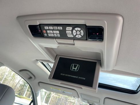 Used 2016 Honda Pilot Touring image 40