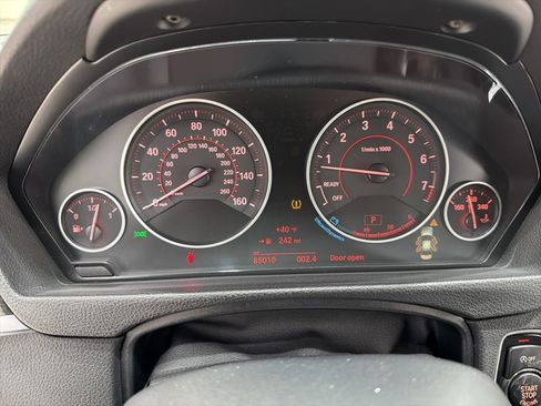 Used 2018 BMW 330i xDrive Sedan w/ Convenience Package image 13