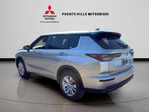 New 2026 Mitsubishi Outlander ES image 7