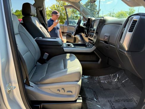 Used 2018 Chevrolet Silverado 2500 LTZ w/ LTZ Plus Package AWD/4WD image 19