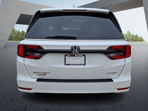 Used 2024 Honda Odyssey Sport image 5