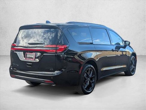 New 2026 Chrysler Pacifica Limited image 2