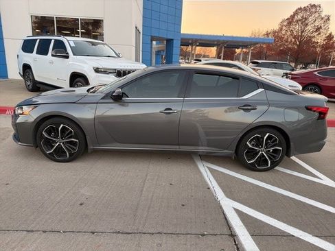 Used 2024 Nissan Altima 2.5 SR w/ SR Premium Package image 5