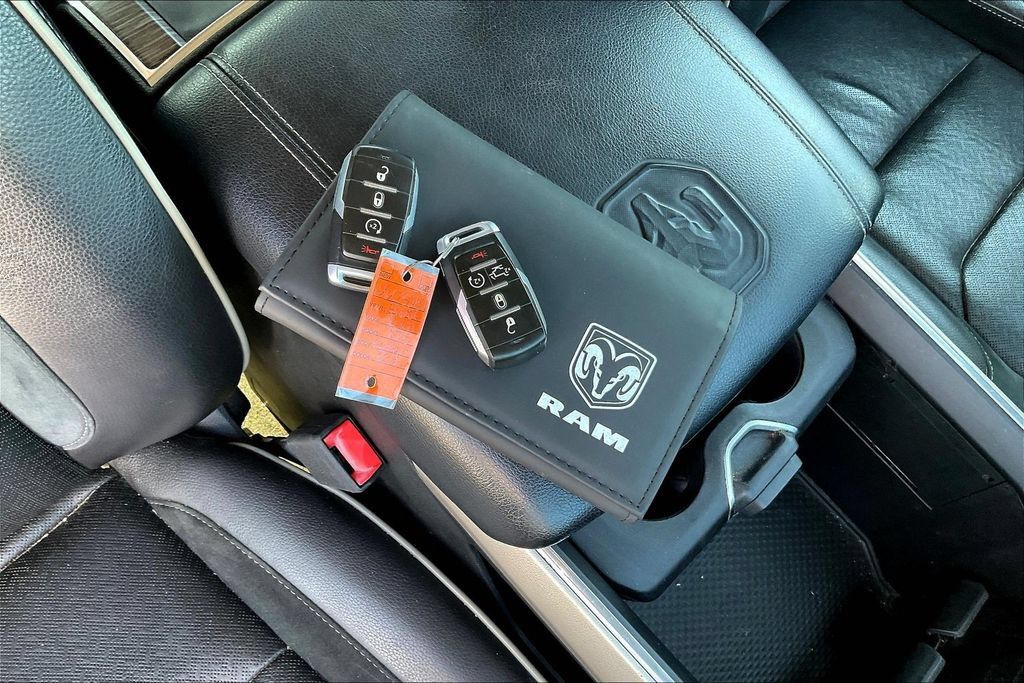 Used 2019 RAM 1500 Laramie AWD/4WD image 33