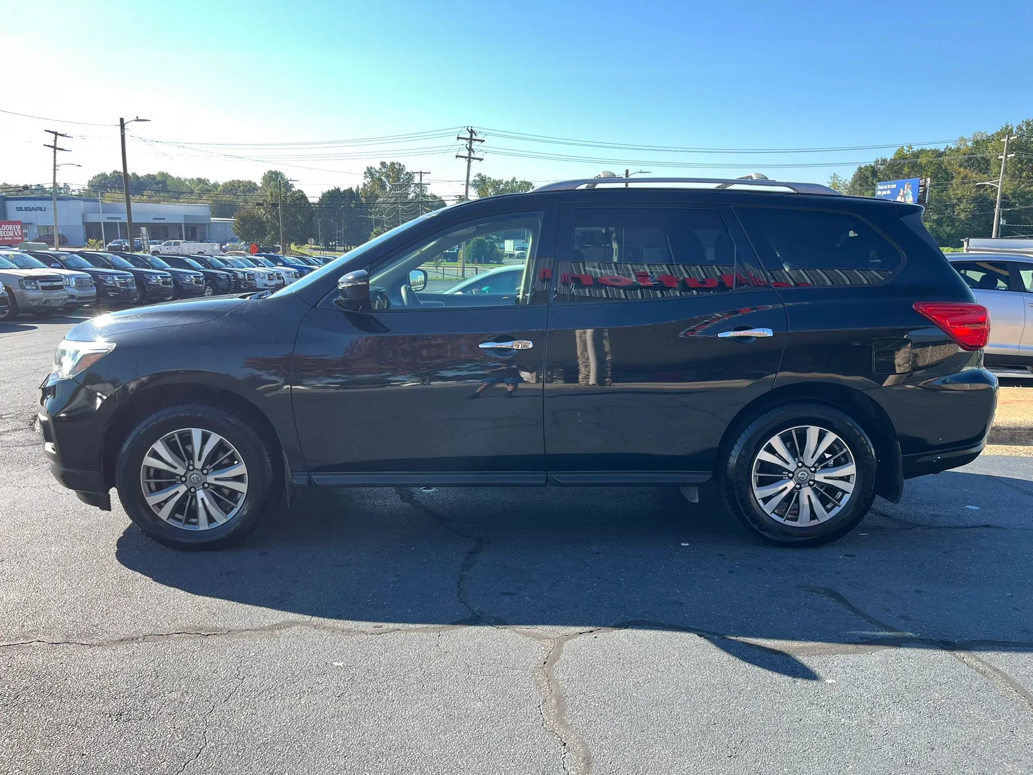 Used 2019 Nissan Pathfinder S AWD/4WD image 4