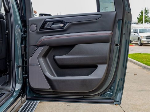 Used 2026 GMC Yukon XL AT4 Ultimate w/ LPO, Floor Liner Package AWD/4WD image 42