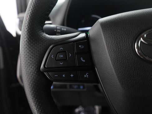 Used 2024 Toyota Sienna LE image 27