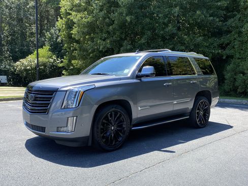 Used 2020 Cadillac Escalade Luxury AWD/4WD image 5