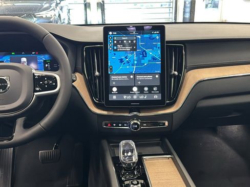 New 2026 Volvo XC60 T8 Ultra w/ Climate Package AWD/4WD image 11
