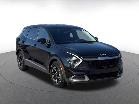 Used 2025 Kia Sportage LX FWD image 3