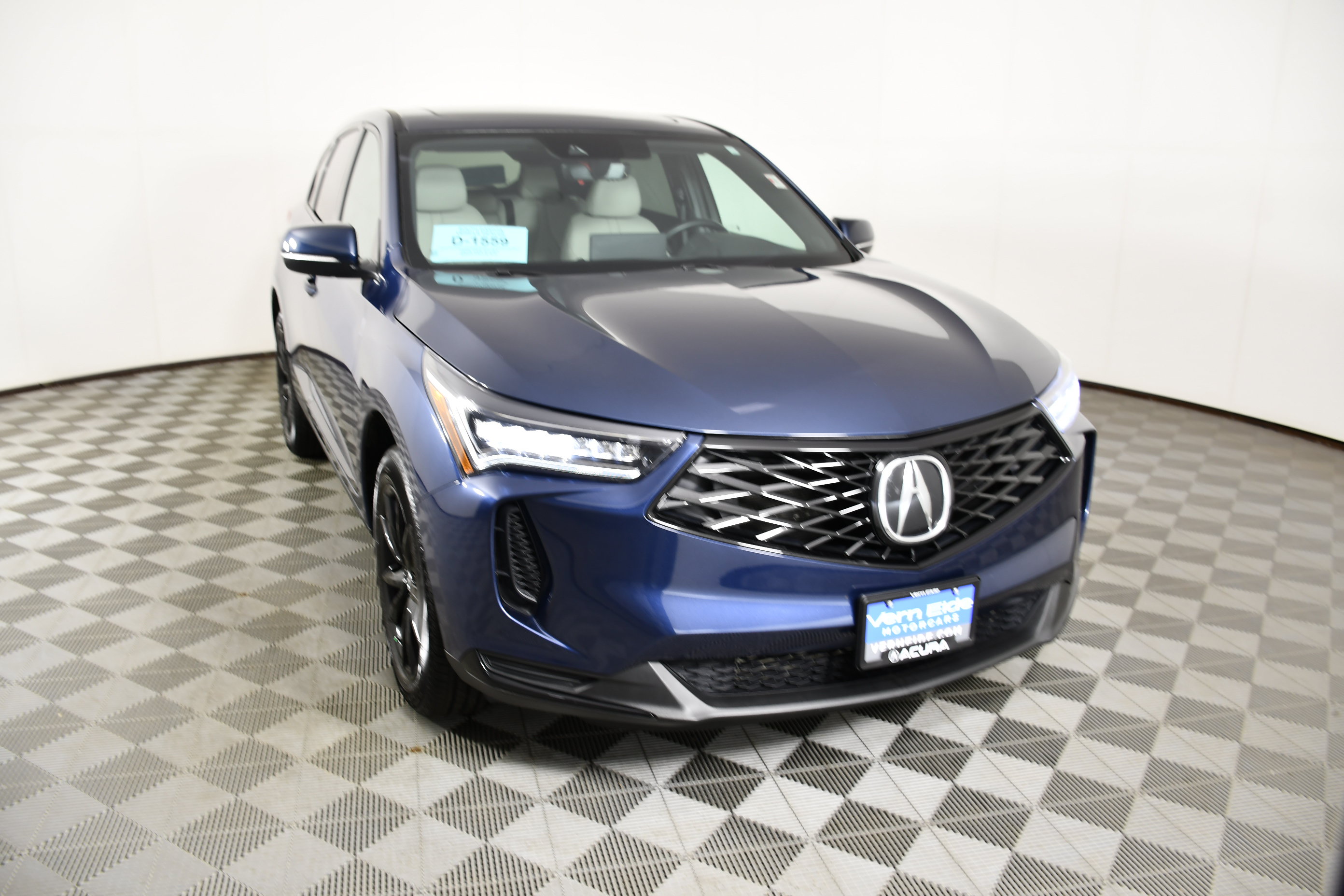 Used 2025 Acura RDX SH-AWD image 3
