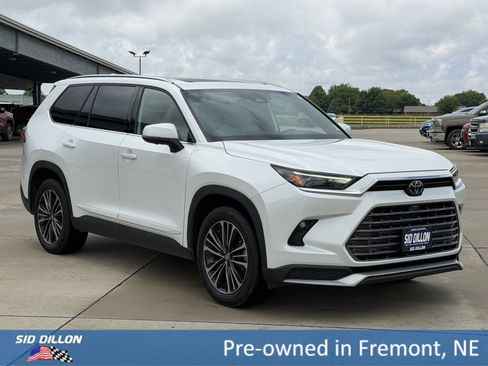 Used 2024 Toyota Grand Highlander AWD Hybrid image 2