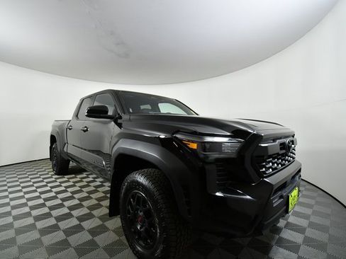 Used 2024 Toyota Tacoma TRD Off-Road image 8