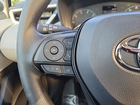 Used 2025 Toyota Corolla LE image 16