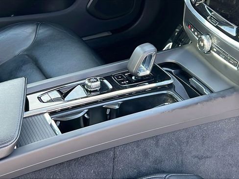 Used 2024 Volvo S60 B5 Core image 11