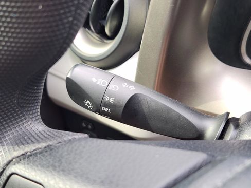 Used 2015 Toyota RAV4 LE image 33