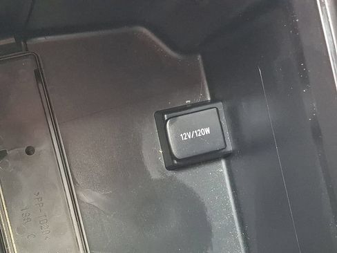 Used 2017 Toyota Highlander Plus AWD/4WD image 28