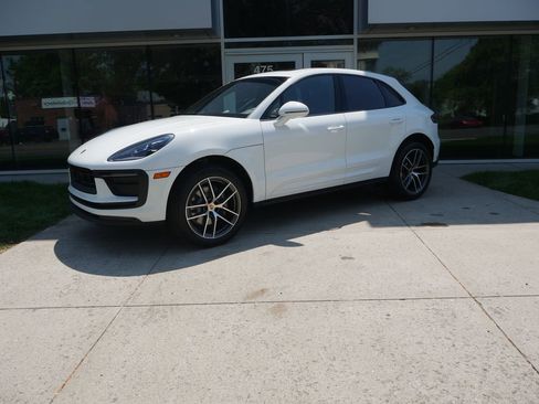 New 2026 Porsche Macan AWD/4WD image 1