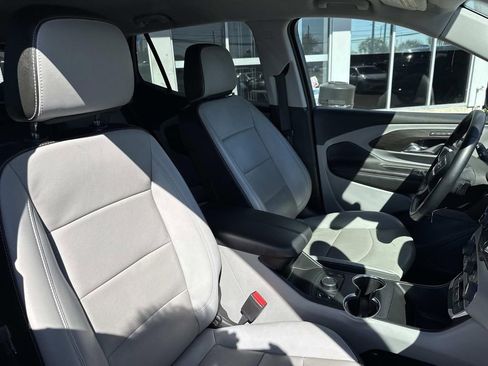 Used 2024 GMC Terrain SLT image 11